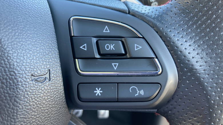 MG Hs 1.5 T-GDI Exclusive 5dr DCT Petrol Hatchback